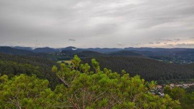 Blick vom Römerfelsen auf AltDahn