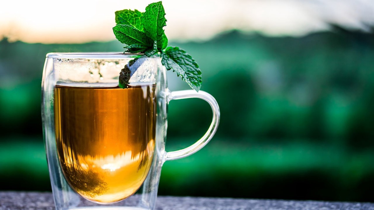Teeglas mit Minze